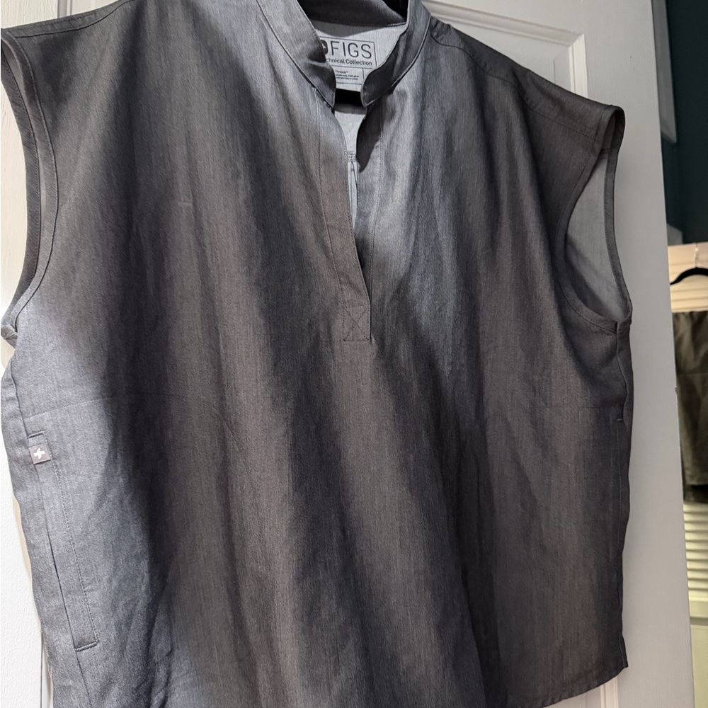 Figs Charcoal Gray Technical Sleeveless Top